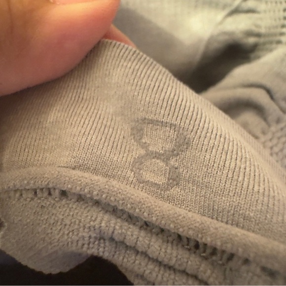 Lululemon Awakening Crop *Taryn Toomey Collection 17" Gray Women Size 8 - Picture 14 of 14